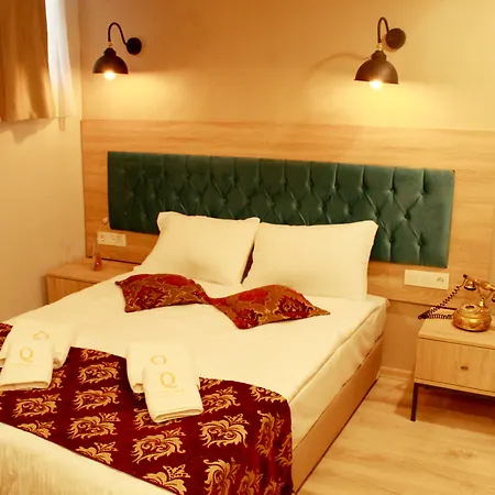 The Laila 3*