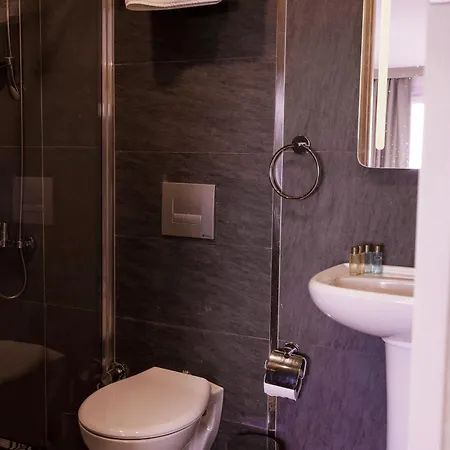 The Laila 3*