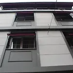 The Laıla 3*
